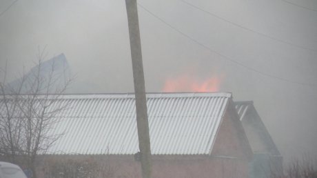 Воду на пожар в Ермоловке пришлось возить за несколько километров