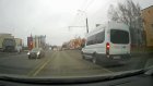На улице Суворова водитель Ford Transit  промчался на красный свет