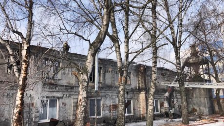 Пожар на улице Свердлова пришлось тушить водой из Суры