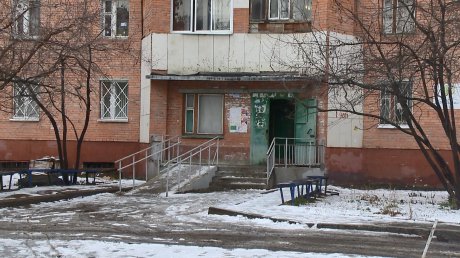 На проспекте Строителей, 1, десятки квартир остались без тепла