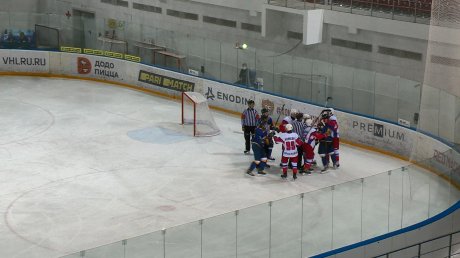 Пензенский «Дизелист» грубо обыграл ярославских хоккеистов