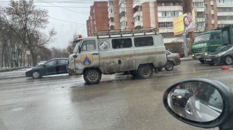 На ул. Луначарского женщина пострадала в ДТП с тремя авто