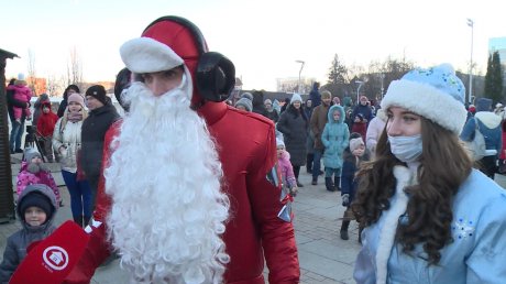 В Пензе открыли домик Деда Мороза и запустили новогоднюю кампанию