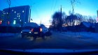 Фееричный: на улице Пушкина у машины лихача отвалилось колесо