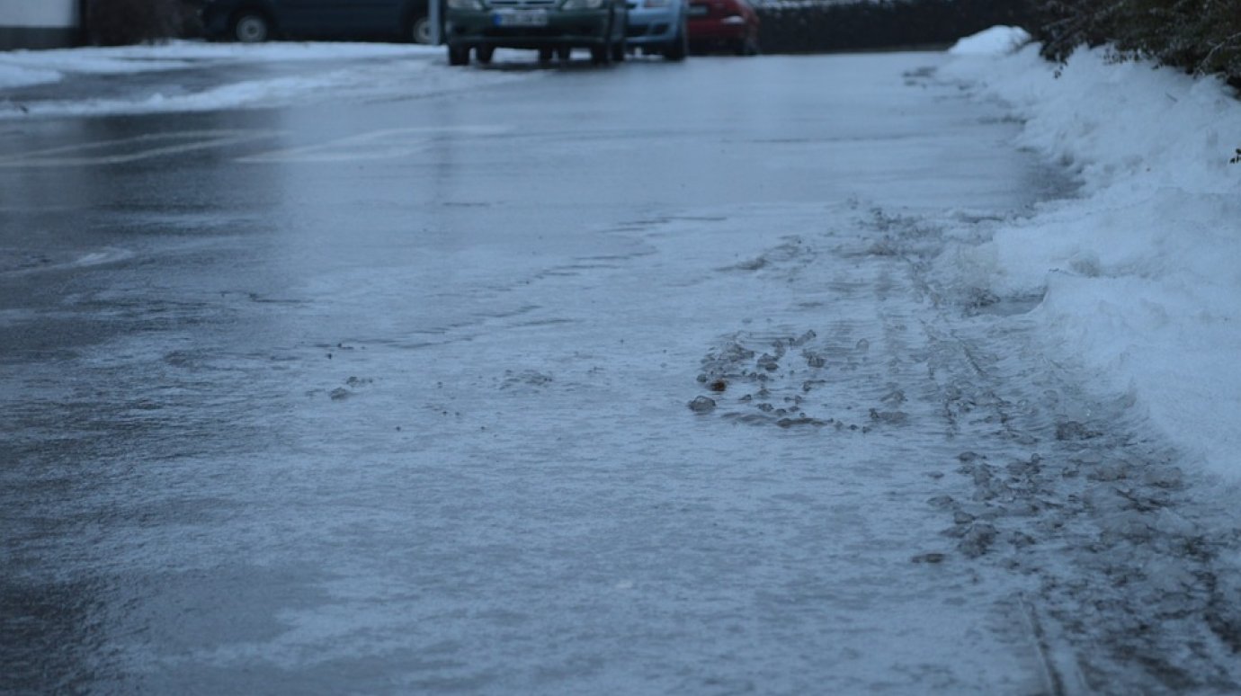 Пензенцев просят не пользоваться личными автомобилями в снегопад