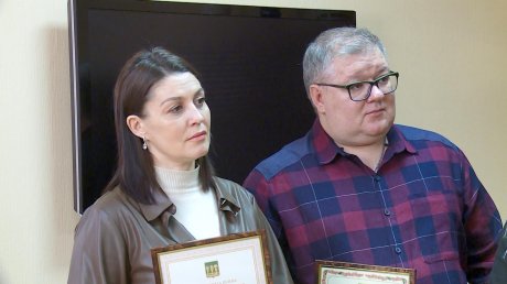Журналисты 11 канала получили грамоты от главы города