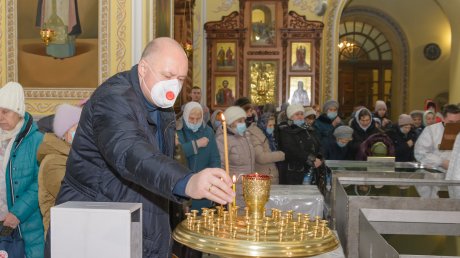 Вадим Супиков организовал раздачу святой воды