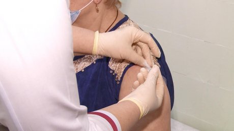 Пензенцам назвали вакцину, способную защитить от омикрона