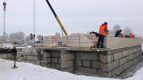 В жилом доме «Утро» в Терновке начали возводить стены