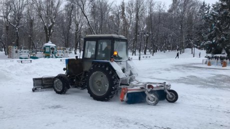Коммунальщики продолжают бороться со снегом, а пензенцы - жаловаться