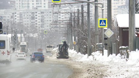 В Пензе пенсионерка пожаловалась на заваленные снегом тротуары