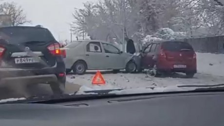 Снегопад стал причиной многочисленных ДТП в Пензе и области