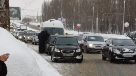 Снегопад стал причиной многочисленных ДТП в Пензе и области