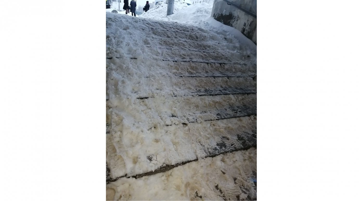 Спуститься и не разбиться: пензячка показала лестницу на пр. Победы