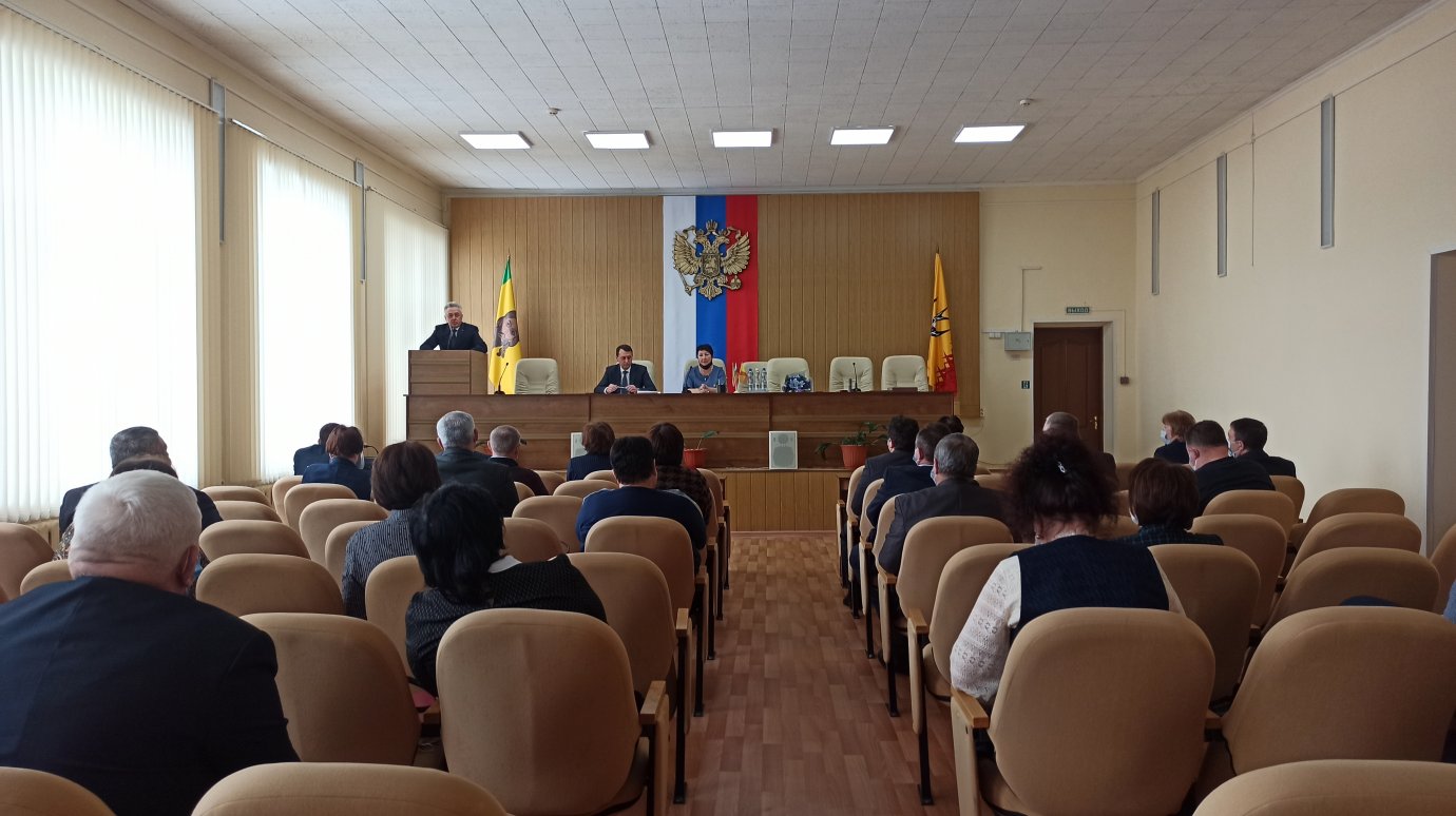 Глава администрации Шемышейского района покинул пост досрочно