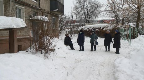 Многоэтажку на ул. Чехова затопило канализационными стоками