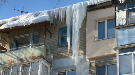 Жители дома на улице Островского высказали претензии к УК