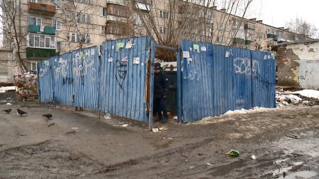 Пензенцы вынуждены идти по грязи к мусорной площадке на Ворошилова