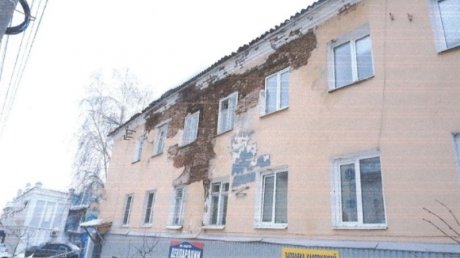 Разрушающийся дом на Куйбышева отключат от инженерных сетей