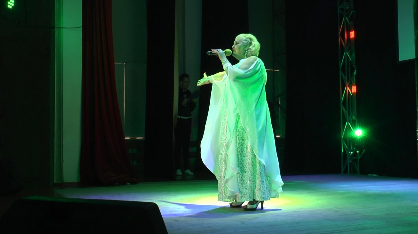 В Каменке прошел концерт Ольги Фроловой «Все будет хорошо»