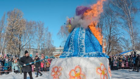 В Железнодорожном районе отметили широкую Масленицу