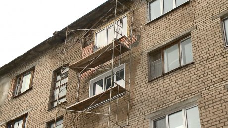 При ремонте стены на Беляева, 41, повредили газовую трубу