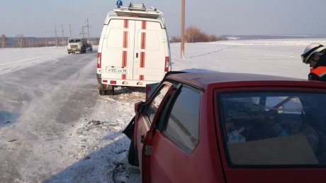 Спасатели обнародовали фото с места ДТП в районе Саловки