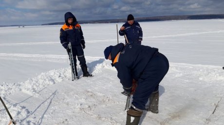 Пензенские водолазы-спасатели получили навыки работ в ледяной воде