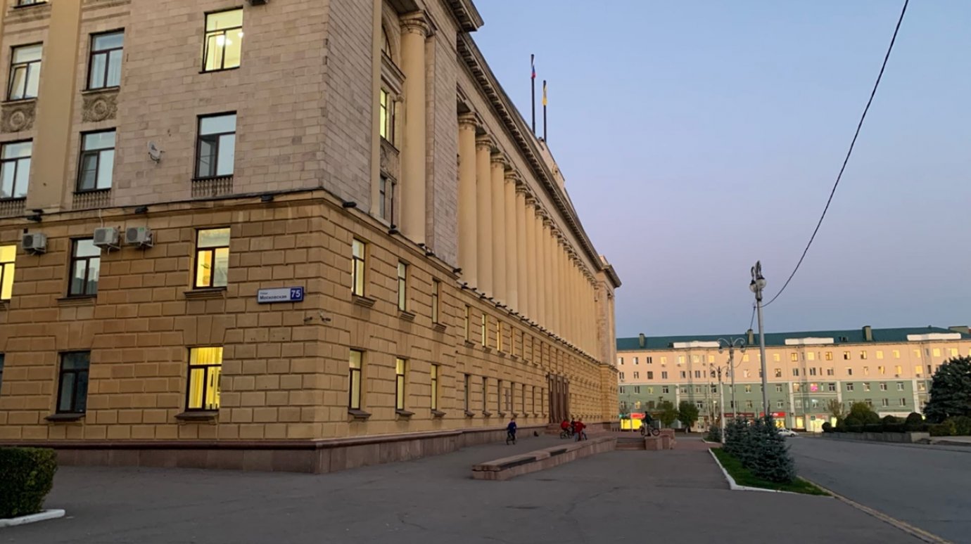 У здания правительства Пензенской области отремонтируют асфальт