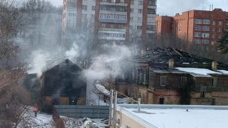 В Пензе возник пожар рядом с краеведческим музеем