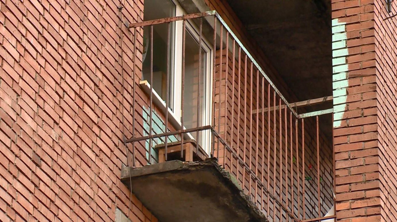 Пензенец сбросил женщину с балкона за отказ в интиме