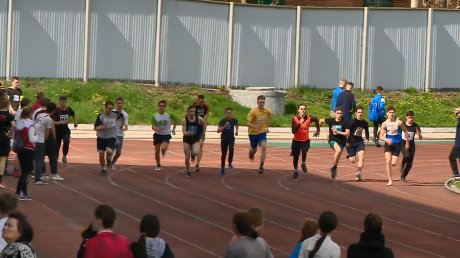 Весенний кросс объединил школьников на стадионе «Первомайский»