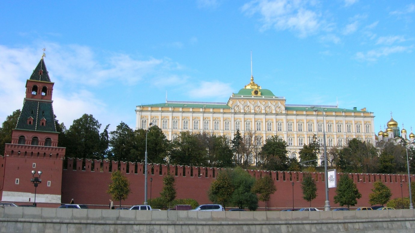 27 апреля - День парламентаризма в России