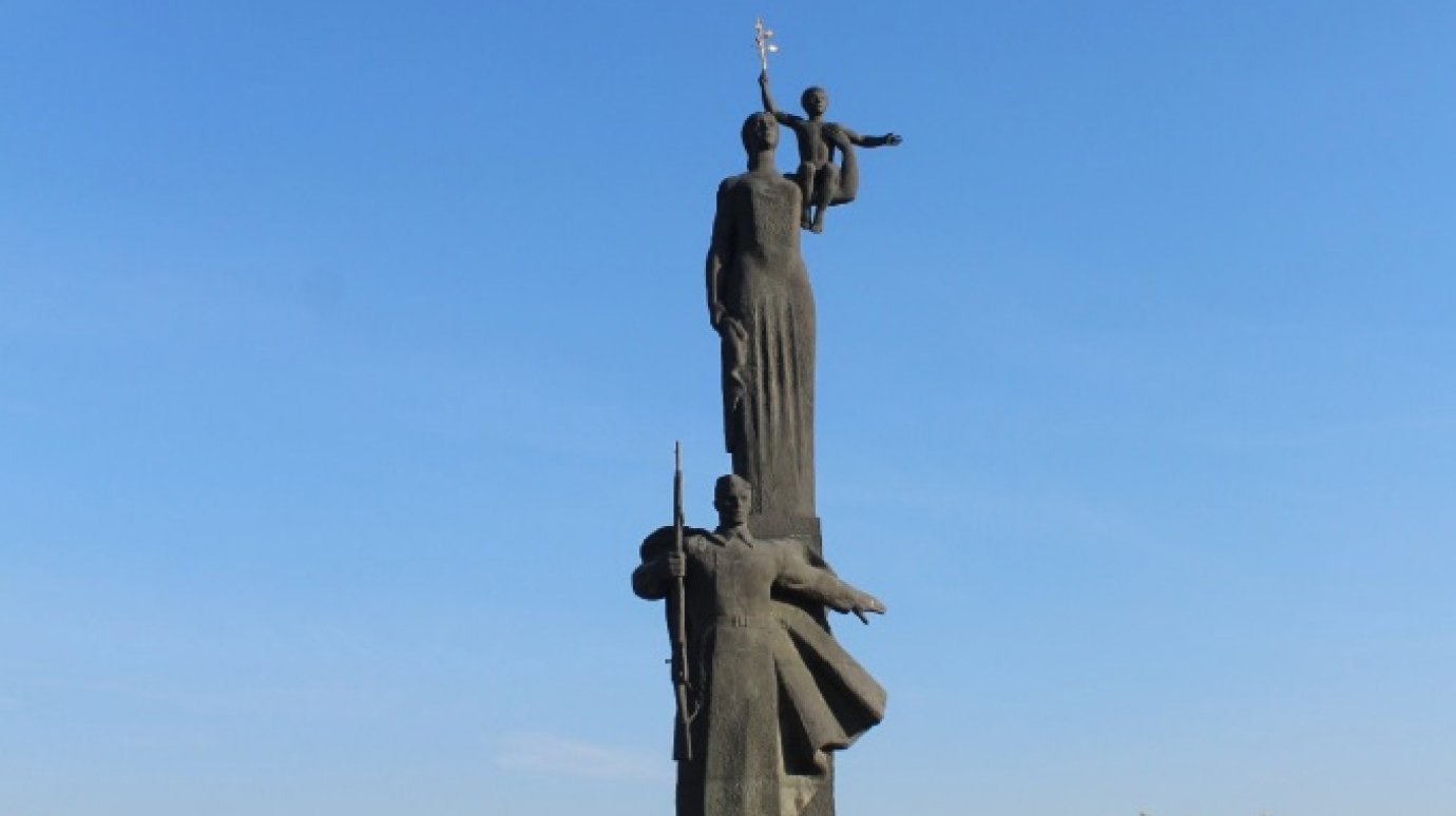 Пензенцам рассказали об истории Монумента воинской и трудовой славы