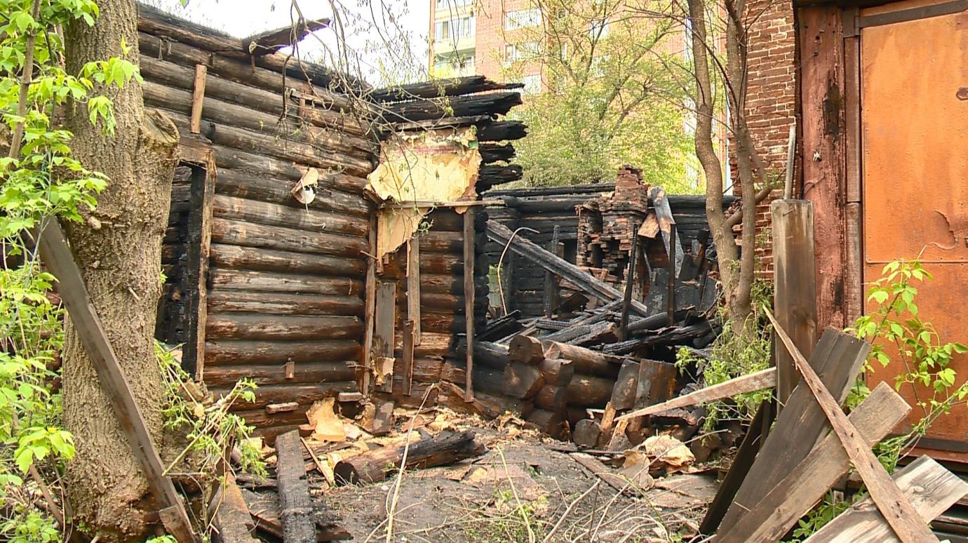 Виновниками пожара на улице Урицкого могли стать бездомные