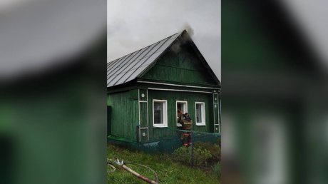 Огонь повредил жилой дом и надворные постройки в Бессоновке