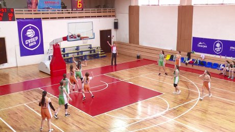 Школам Пензы и районов области подарили баскетбольные мячи