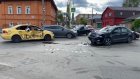 В центре Пензы столкнулись 3 автомобиля, пострадали 2 пассажира