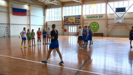 В Пензе сестры Фролкины поделились опытом с юными баскетболистами