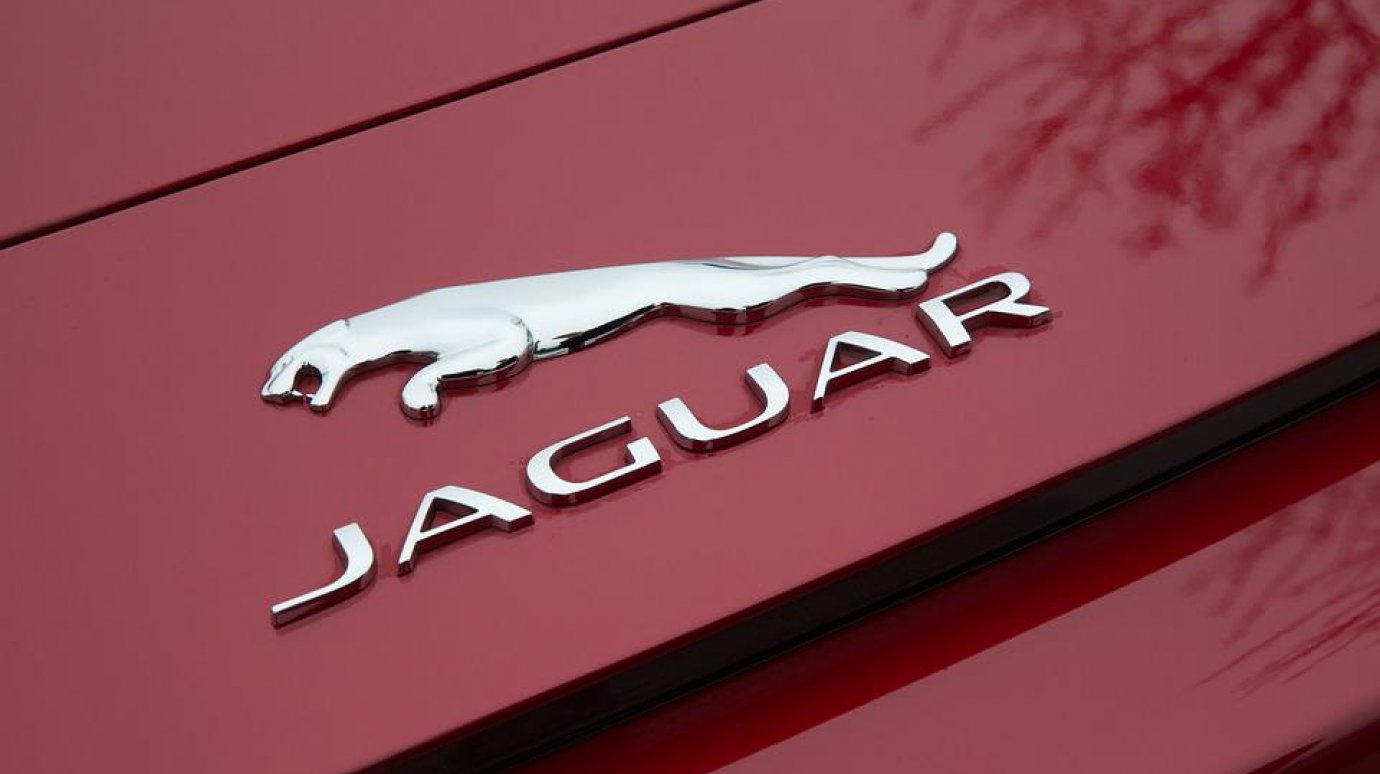 Приставы арестовали Jaguar за долги его владельца