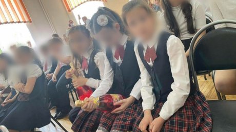 Пензенскую школу призвали к ответу за подаренное детям шампанское