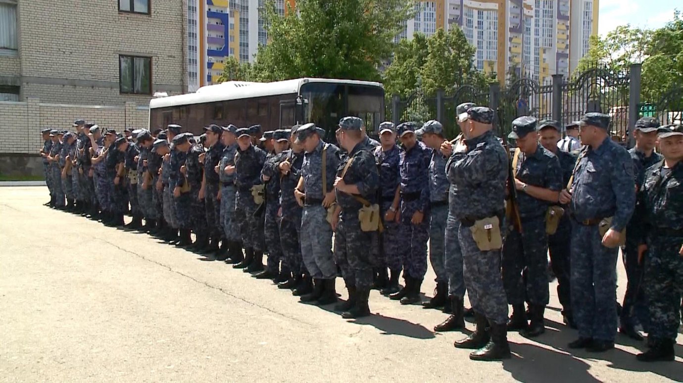 Сводный отряд полицейских вернулся в Пензу