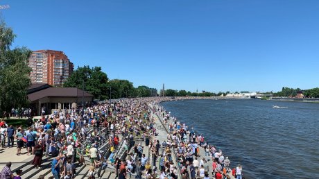 Тысячи пензенцев вышли праздновать День России и День города
