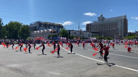 Тысячи пензенцев вышли праздновать День России и День города