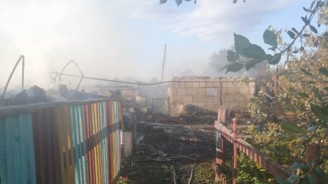 В Малосердобинском районе сгорел дом со всеми надворными постройками