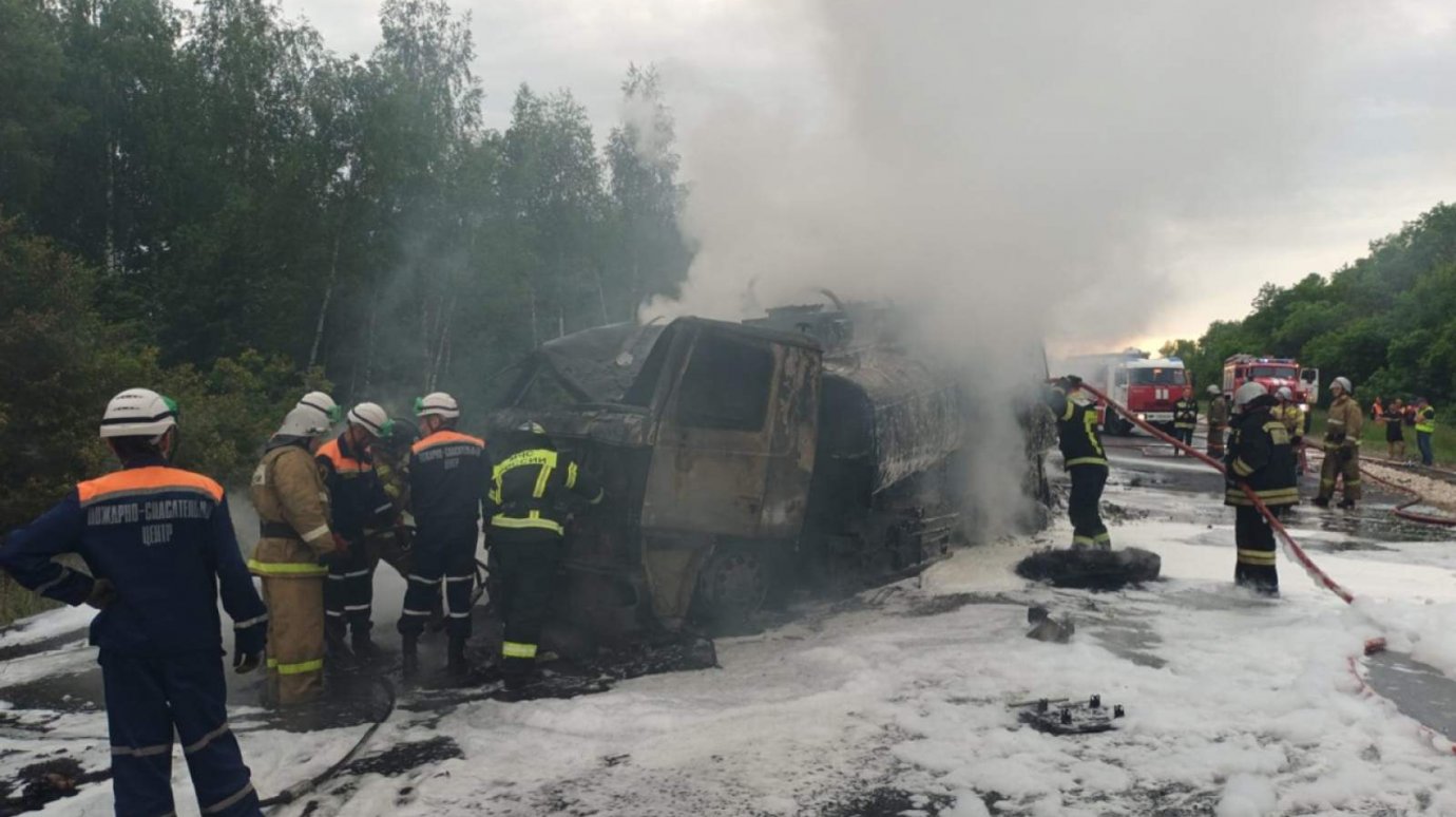 В Пензенской области устранили последствия ДТП с возгоранием