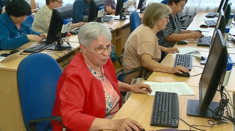 Пензенские пенсионеры погрузились в мир цифровых технологий