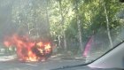 В Пензе на улице Глазунова сняли охваченный огнем автомобиль