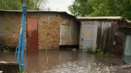Дом на Ново-Тамбовской едва не смыло потоком дождевой воды