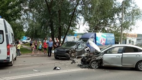 В аварии на ул. Ладожской в Пензе пострадали два человека